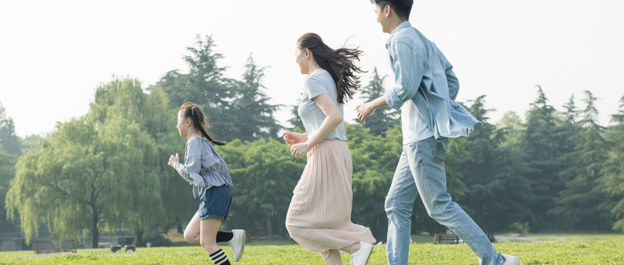 如何培養(yǎng)出快樂、溫暖、人格健全的孩子？